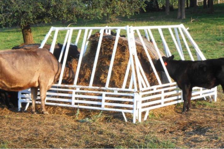 Bale Feeders