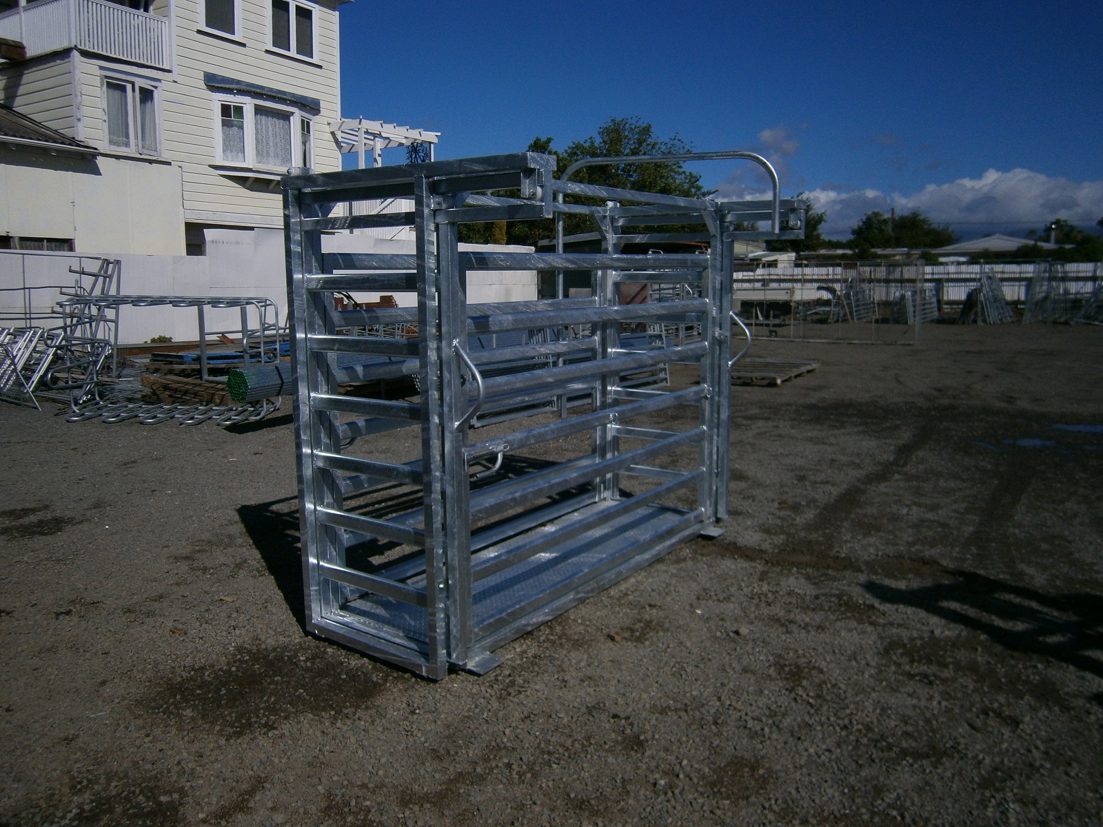 CATTLE WEIGH CRATE