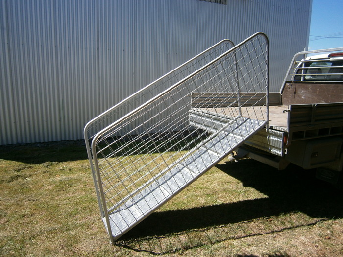 PORTABLE SHEEP LOAD OUT RAMPS
