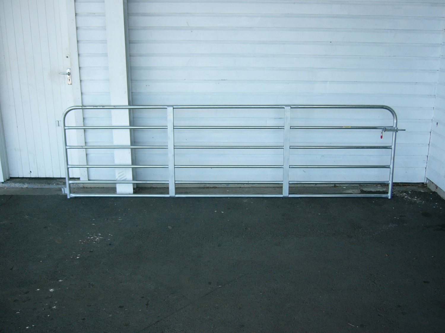SHEEP YARD PIPE GATE