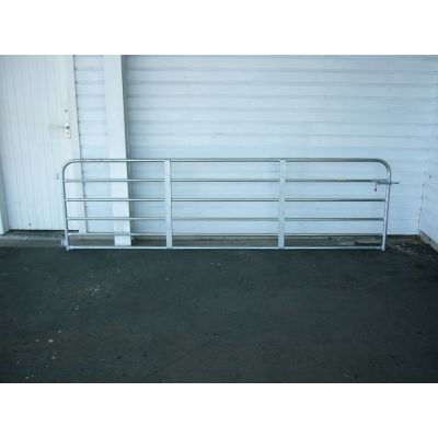 SHEEP YARD PIPE GATE